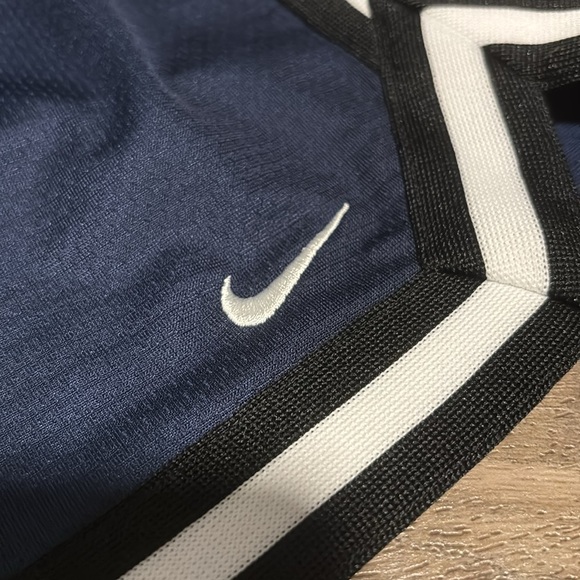 Nike DNA Dri-FIT 8" Basketball Shorts,moisture wick,zip pocket,drawstring waist - Picture 3 of 7